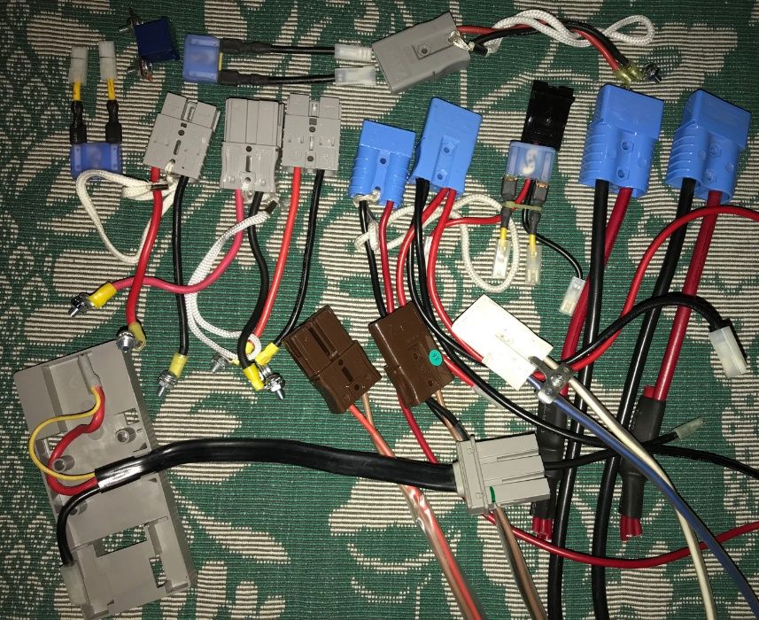 Разъём для UPS бесперебойника APC