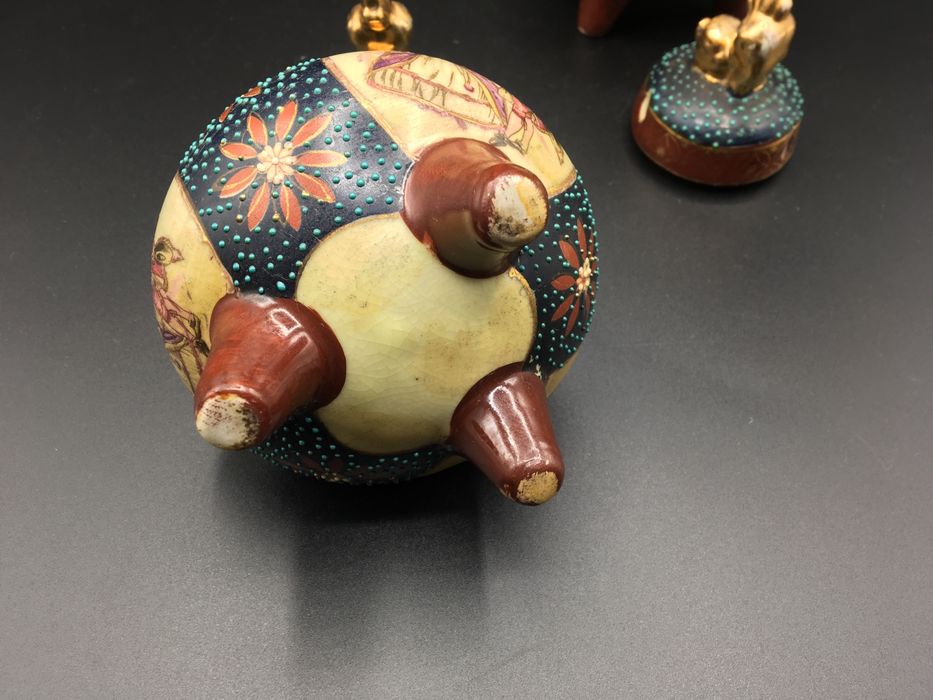 Par defumadores porcelana policromada orientais  antigos