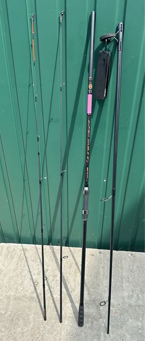 Brain,Carp Pro.Рибалка.Комлек котушка и два фидеоа-карповика и сумка