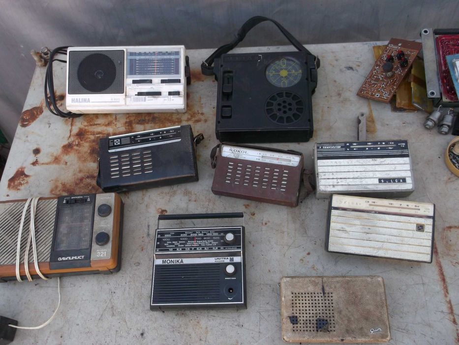 radia, gramofony itp. z epoki prlu