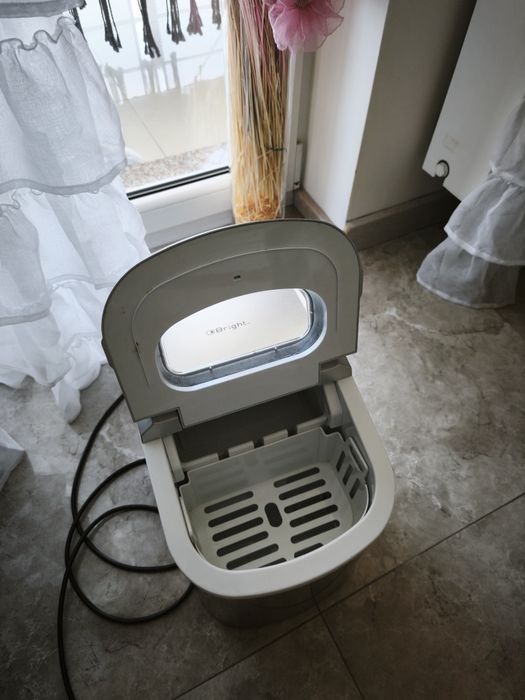 Kostkarka do lodu