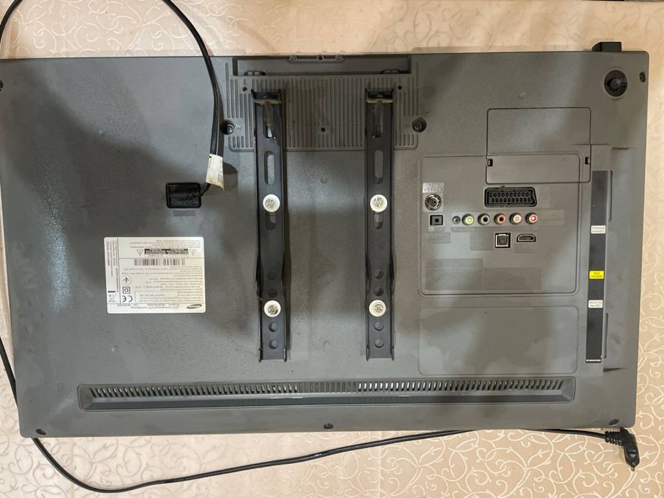 LED/Телевизор Samsung Модель: UE28F4000AW 28-Дюймов