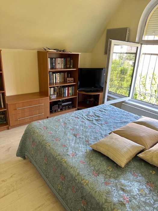 Продаж будинку  з басейном в місті Буча