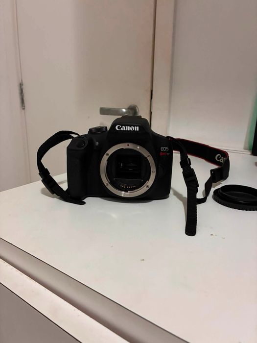 Canon EOS 2000D / Rebel T7 DSLR + 2 lentes – Excelente estado