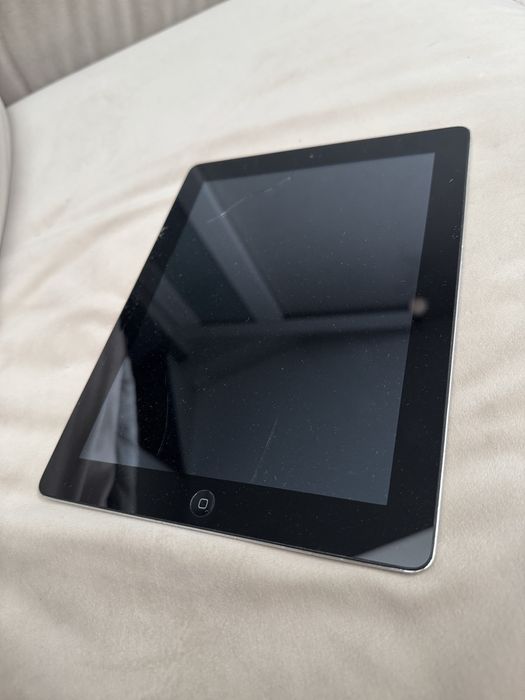 iPad 4 32GB (Не включается / На запчасти / Под восстановление)
