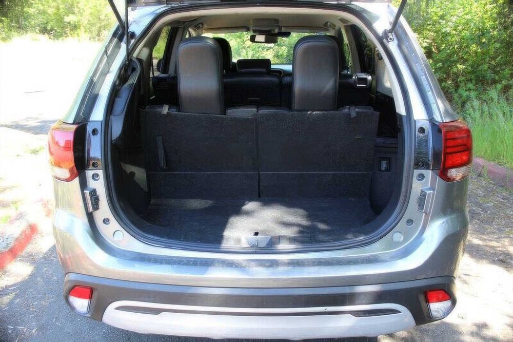 Mitsubishi Outlander SEL      2020