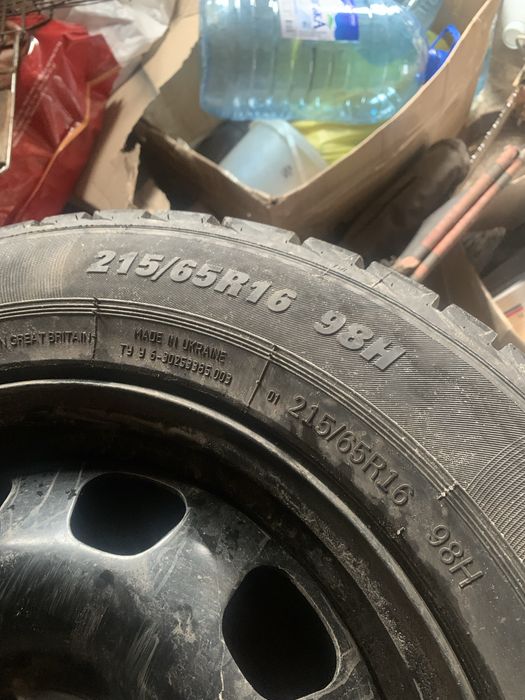 Продам  зимнию резину, в очень хорошем состоянии