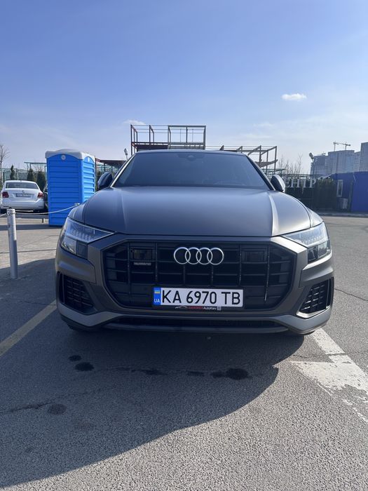 Оренда авто з водієм на весілля Audi Q8
