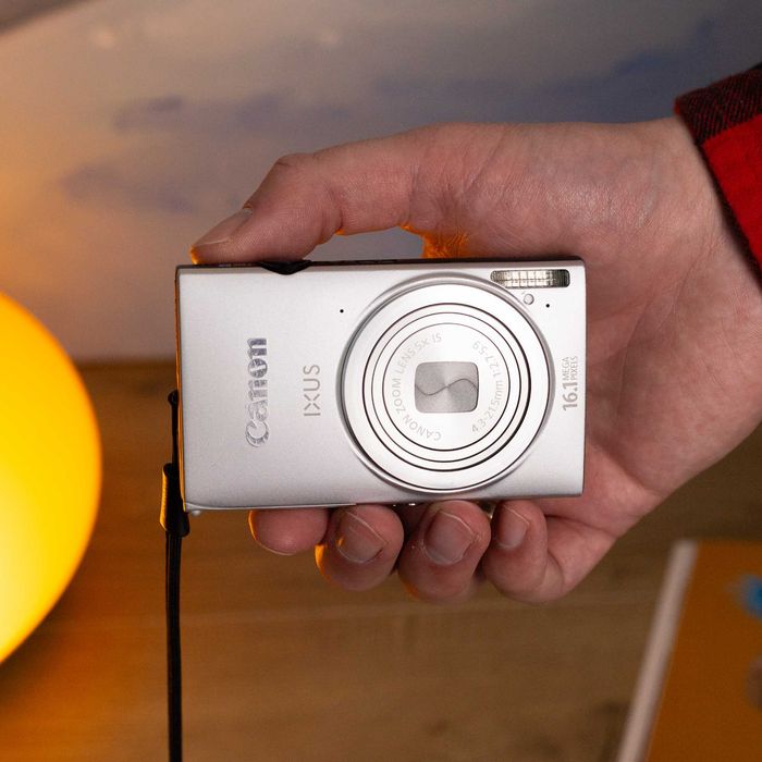 Wi-Fi+Touch screen! Canon IXUS 240 HS - Цифровий фотоапарат