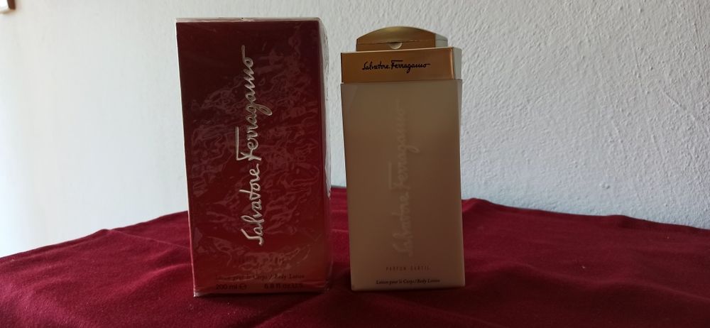 Zachwycajacy rewelacyjny włoski balsam do ciała " Salvatore Ferragamo"