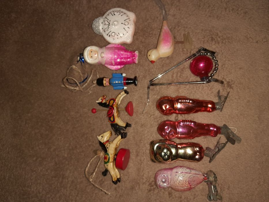 Старі вінтажні іграшки .