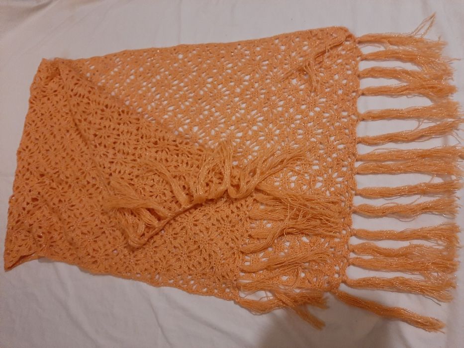 Piękny szał, ozdobny, damski,  dziergany