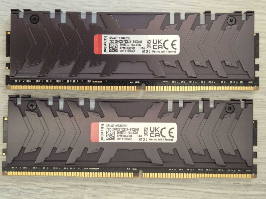 пам'ять швидка DDR4 16GB Kit (2x8) 4000MHz Kingston FURY RENEGADE RGB