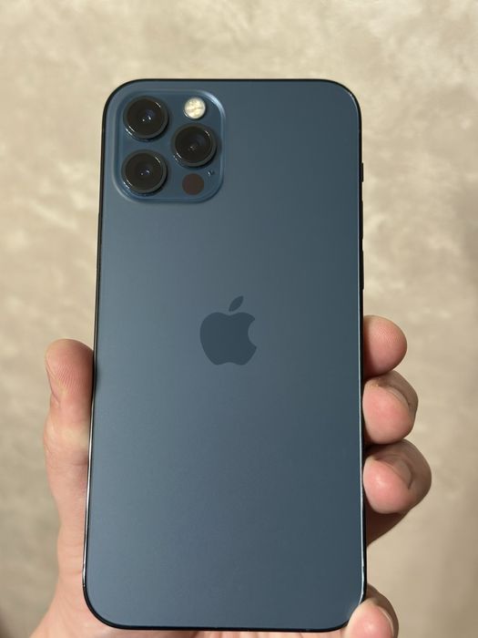 Продам айфон 12 про 256