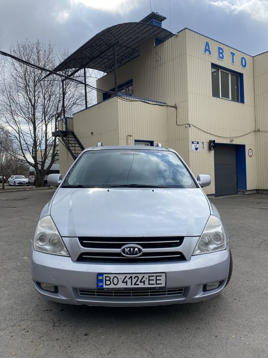 Продам Kia Carnival