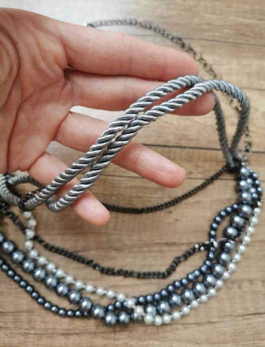 Naszyjnik kolor srebrny perełki