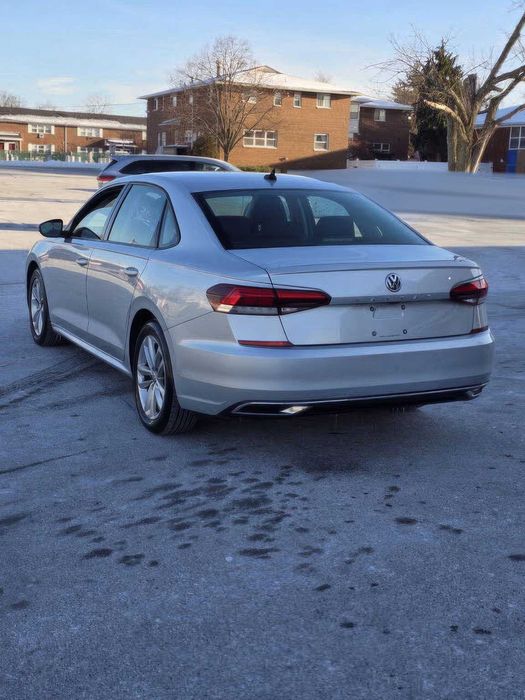Volkswagen Passat      2022