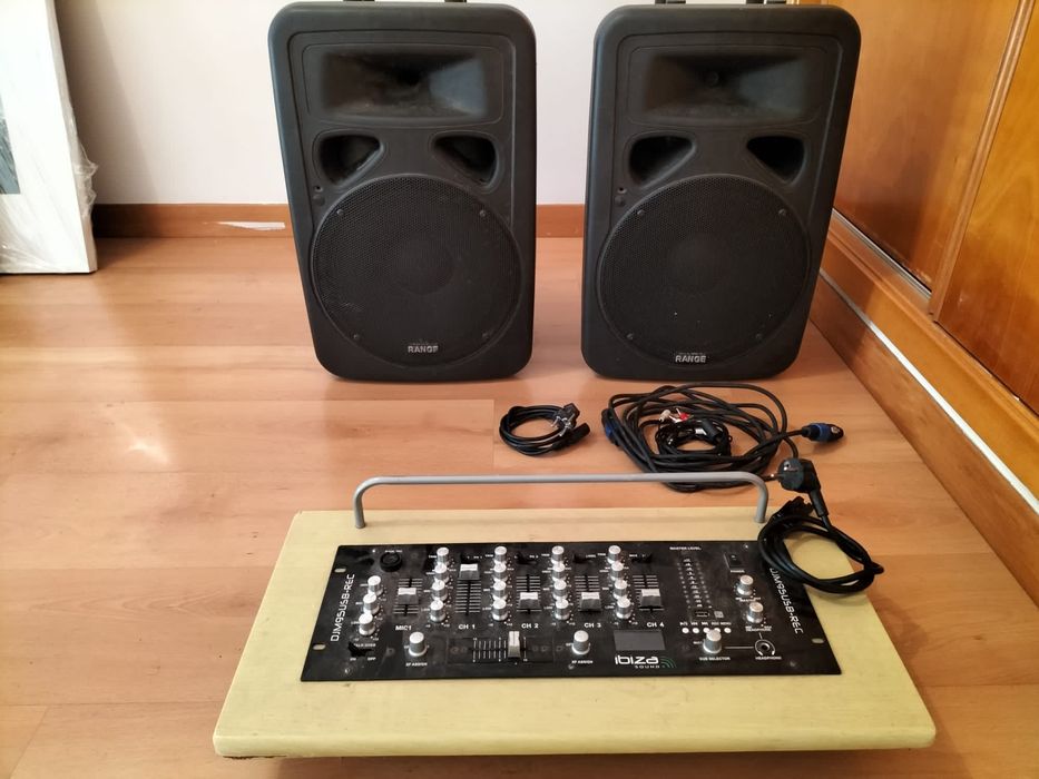 Colunas de Som Range 400W + Mesa Mistura