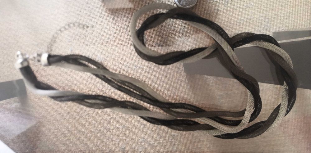 Brincos, Fios pregadeiras