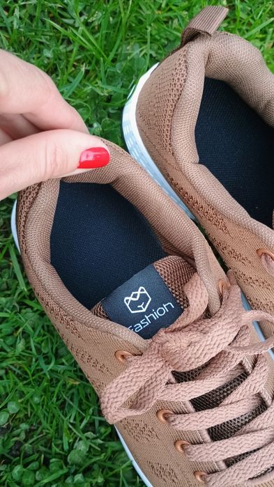 Nowe sneakersy 39 na szeroką stopę camel haluksy lekkie  brazowe