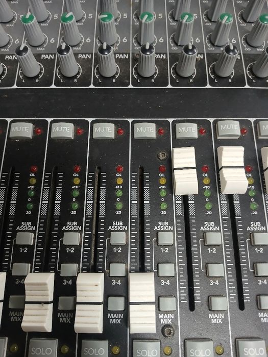 Mesa de mistura mackie 1640i