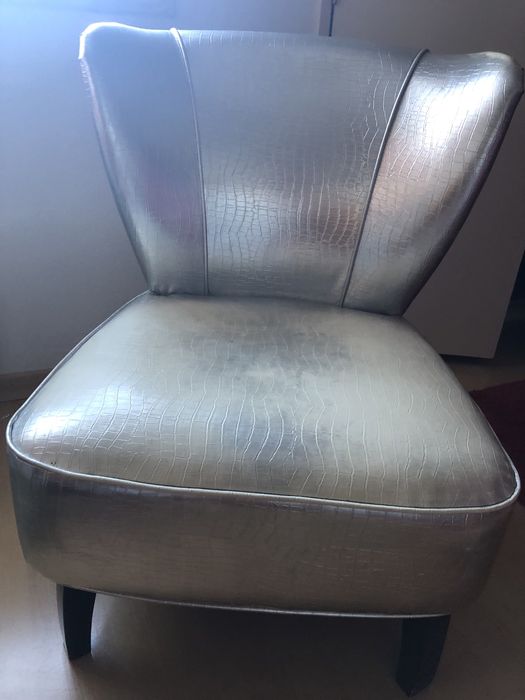 Sofa sem braços em pele sintetica facil de limpar e transportar