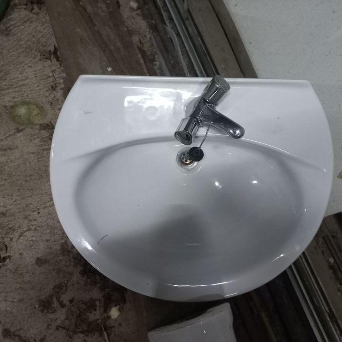 Lavatorio com coluna