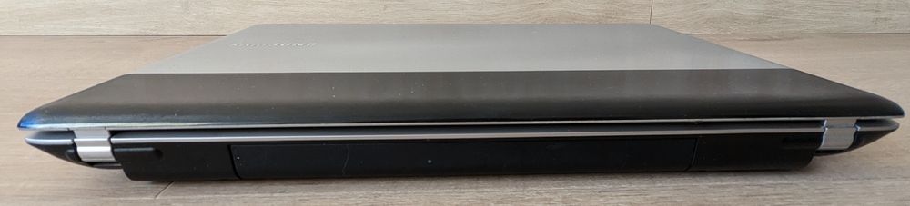 Ноутбук Samsung RV513