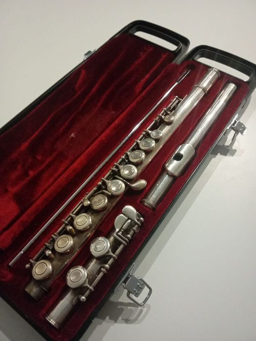 Flet poprzeczny Yamaha YFL-211S Made in Japan –  z oryginalnym futerałem
