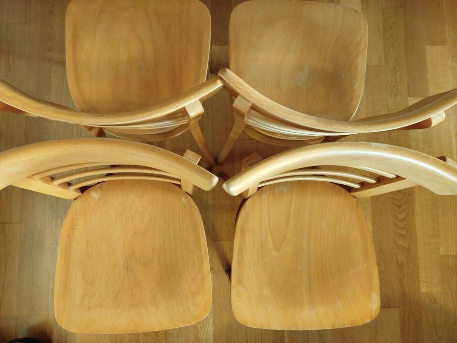 Mesa e 4 cadeiras em madeira de Faia