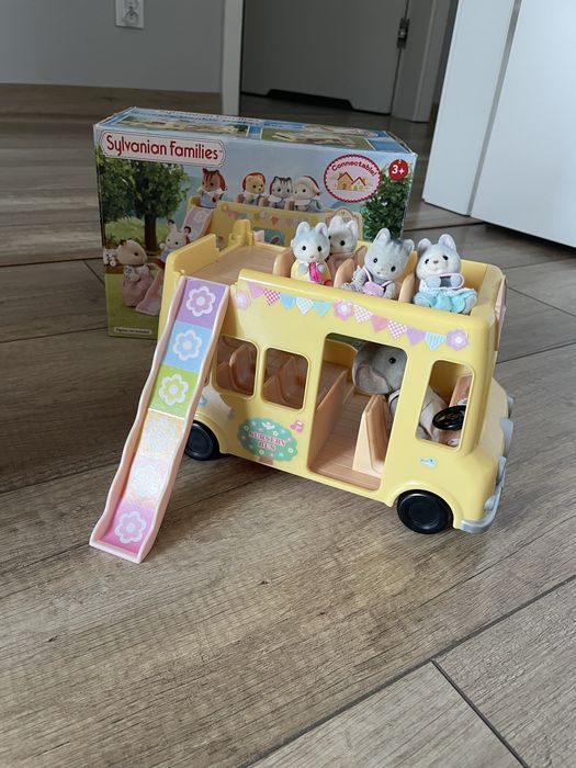 Autobus Sylvanian Families plus figurki