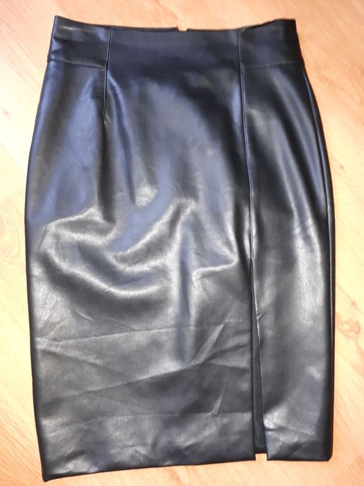 Czarna spódnica ze skóry ekologicznej H&M 38