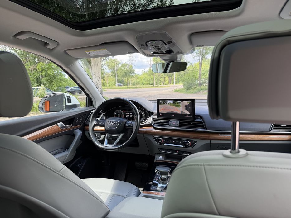Продам AUDI Q5 Premium Plus