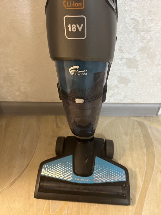 Продам аккумуляторный ручной пылесос PHILIPS PowerPro Aqua