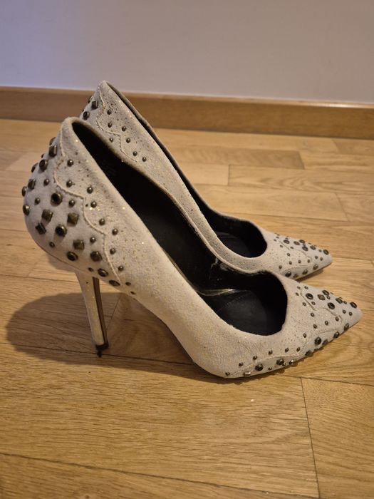 Sprzedam dwie pary pięknych szpilek rozmiar 40