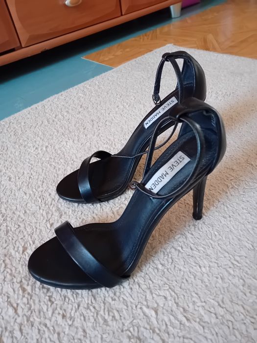 Czarne szpilki Steve Madden
