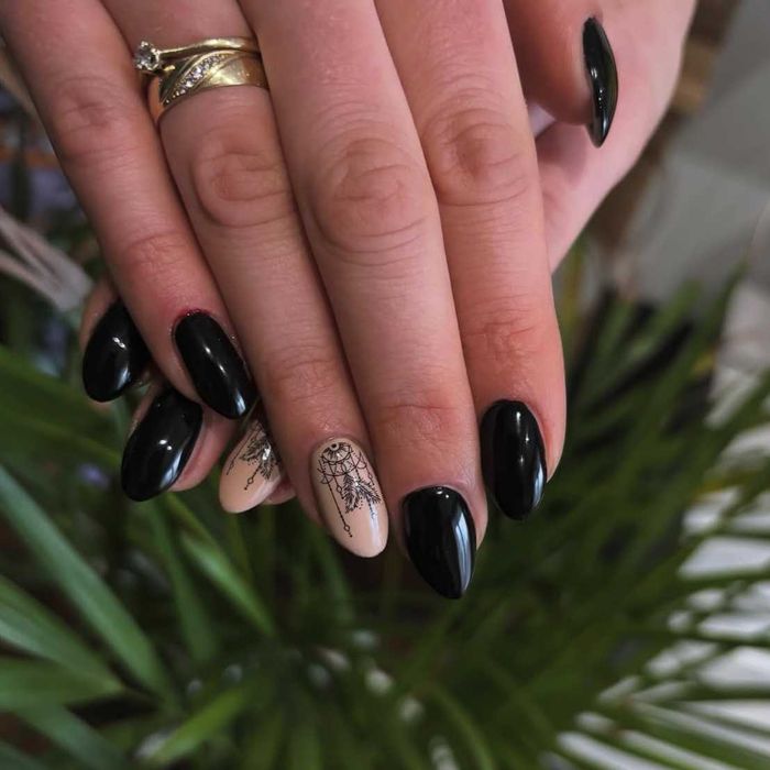 Manicure i pedicure hybrydowy, stylizacje przedłużane