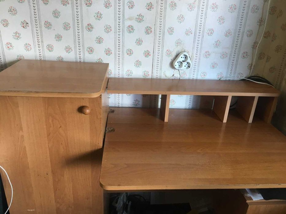 Продам стол компьютерный в хорошем состоянии