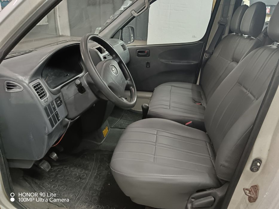 Toyota Hiace 2.5 d4d 95cv 2008 6 lugares