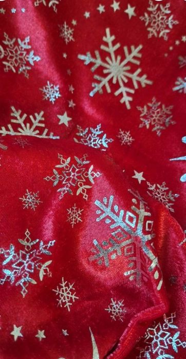 Велюр з сніжинками новорічний червоний