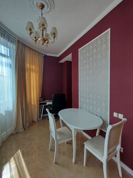 ! Горяча пропозиція для Вас ! !! ЦЕНТР 2 х кімнатна  квартира сталінка