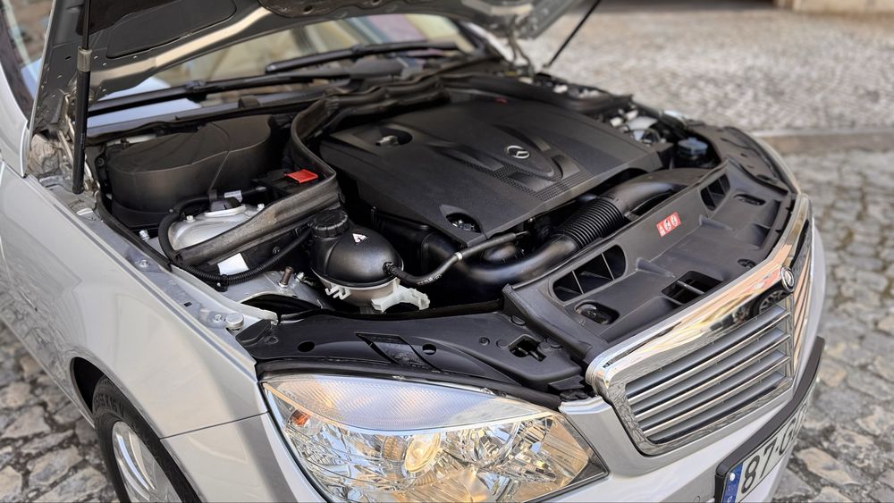 Mercedes-Benz C 220 — fotografia 11