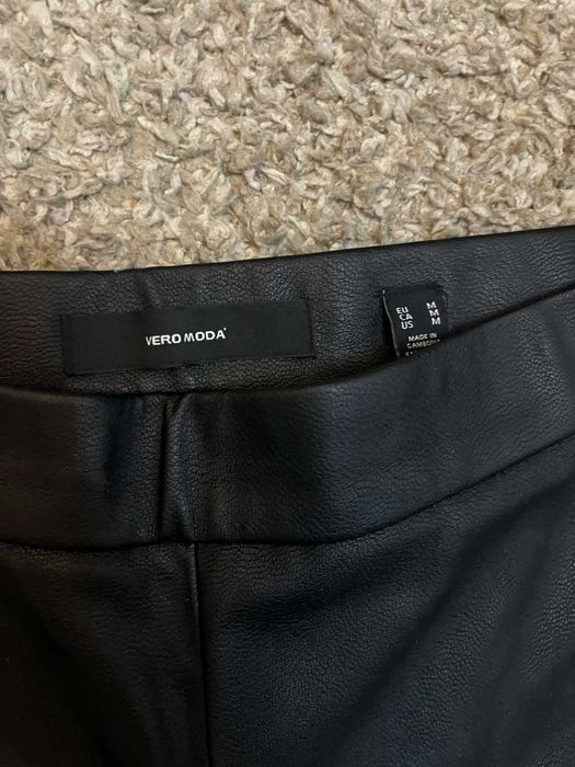 Spodnie z ekoskóry Vero Moda M