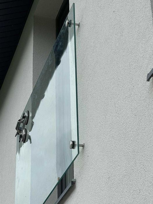 Balustrady szklane na wymiar - od 900 zł/mb | montaż