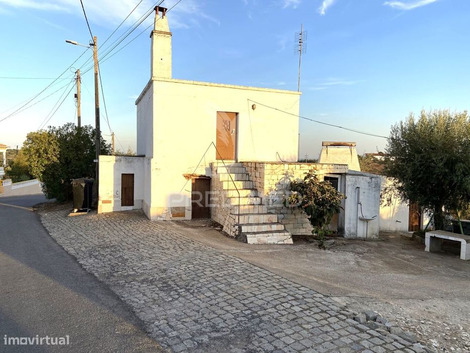 Moradia T1 com Terreno de 3300mts2