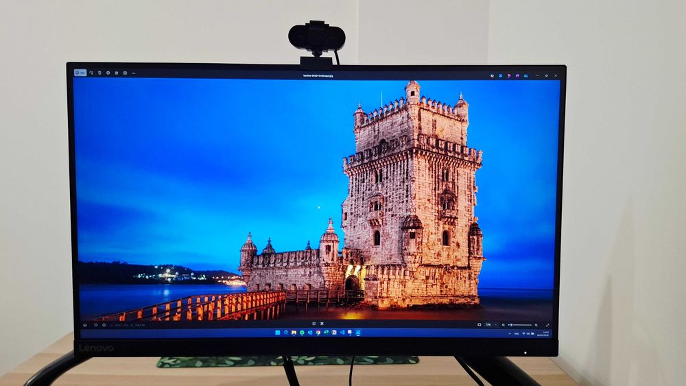 Monitor Lenovo 27'' IPS + suporte articulado ( Manual & Garantia)