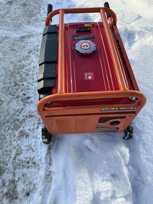 Продам Бензогенератор 3 квт