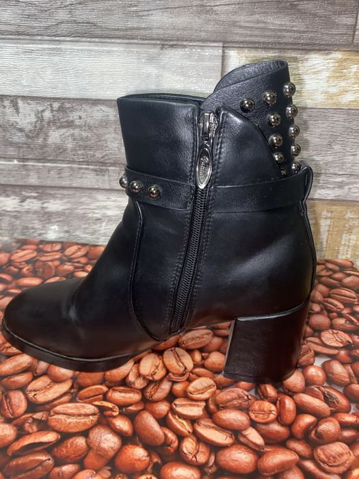 Черевички на каблучку