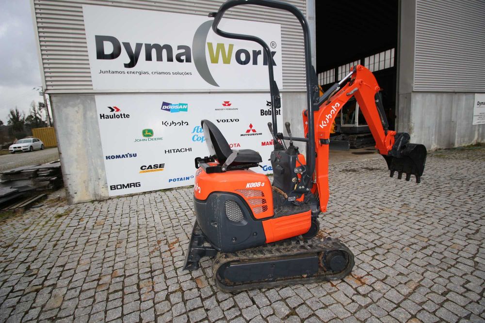Kubota Minigiratória Rastos Versátil K08-5