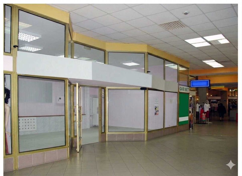 Wynajmę lokal usługowy w Domu Towarowym Chylonia 32m2 - główny pasaż